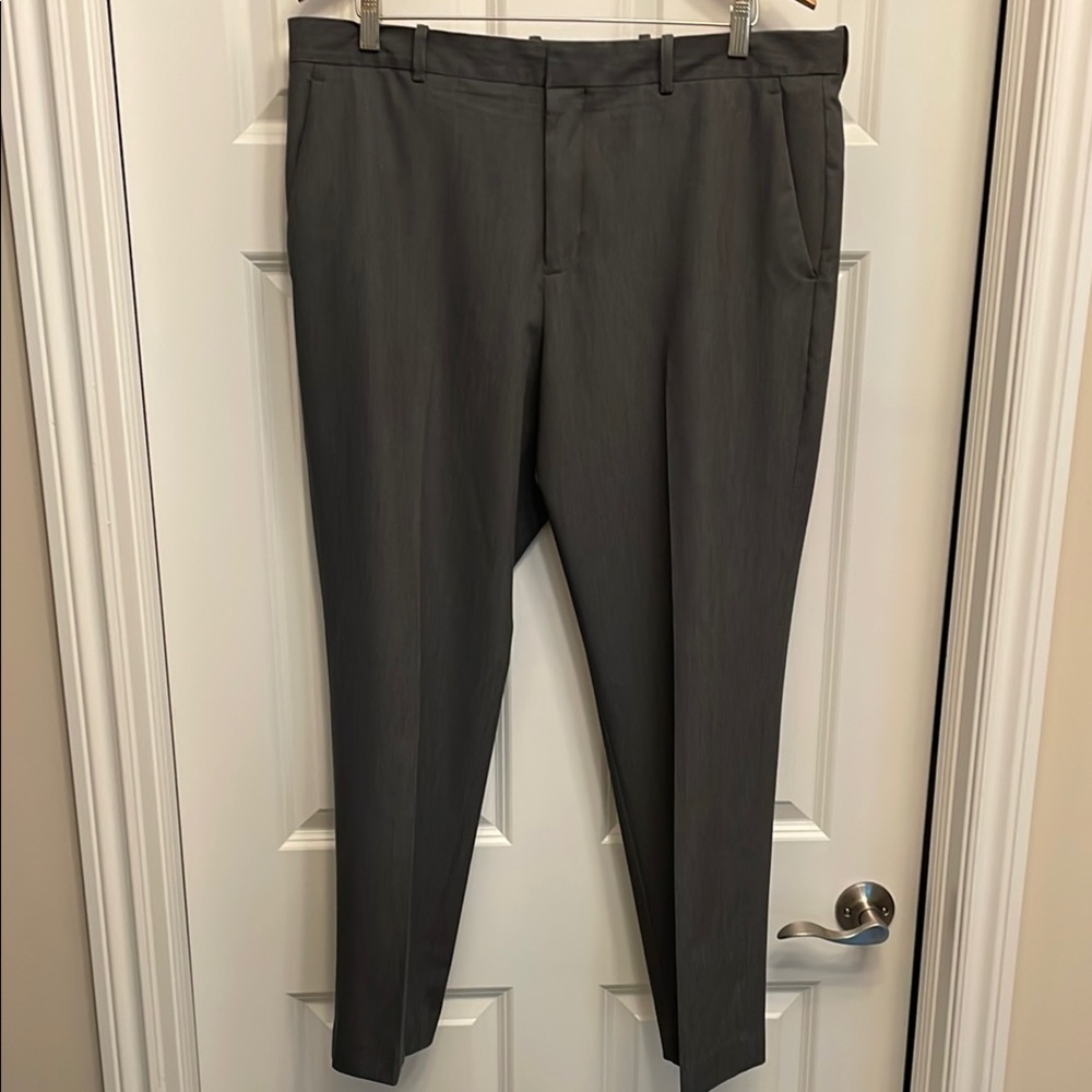 Perry Ellis Men's Gray Dress Pants Flat Front 36/30 Modern Fit